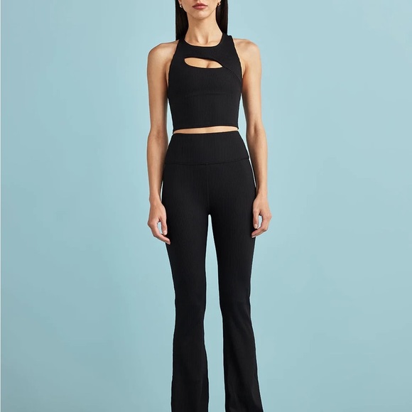 NWOT CARBON38 Cut Out Halter Neck Ribbed Cami - Picture 4 of 7